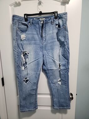 Seven7 Light Blue Washed Denim Jeans with Pocket Stitch Detail